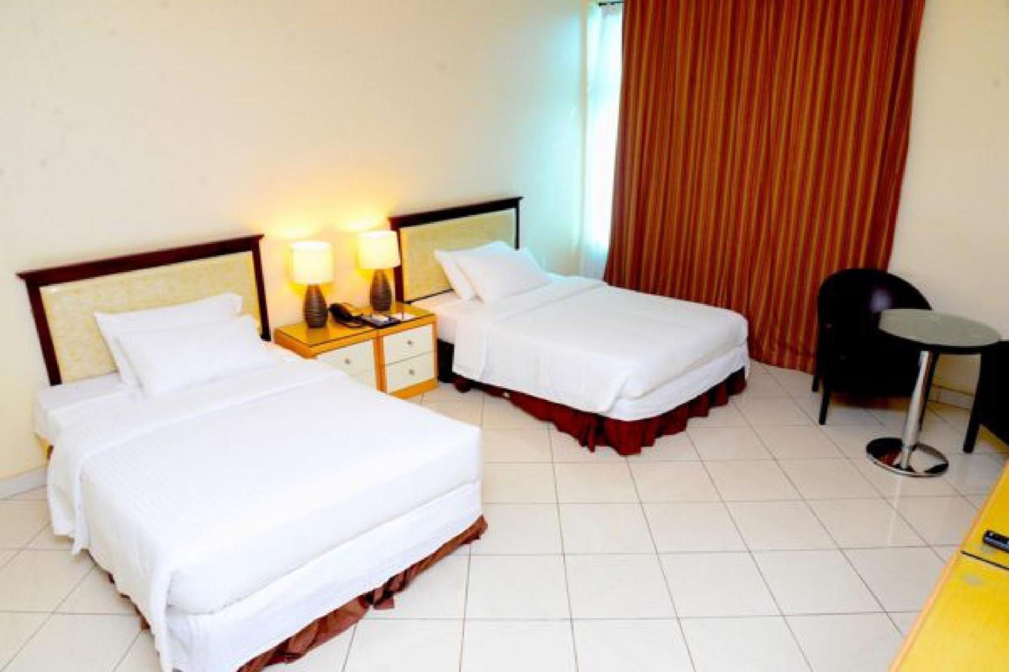 Room In Lodge - Golden Royale Hotel Енугу Екстер'єр фото